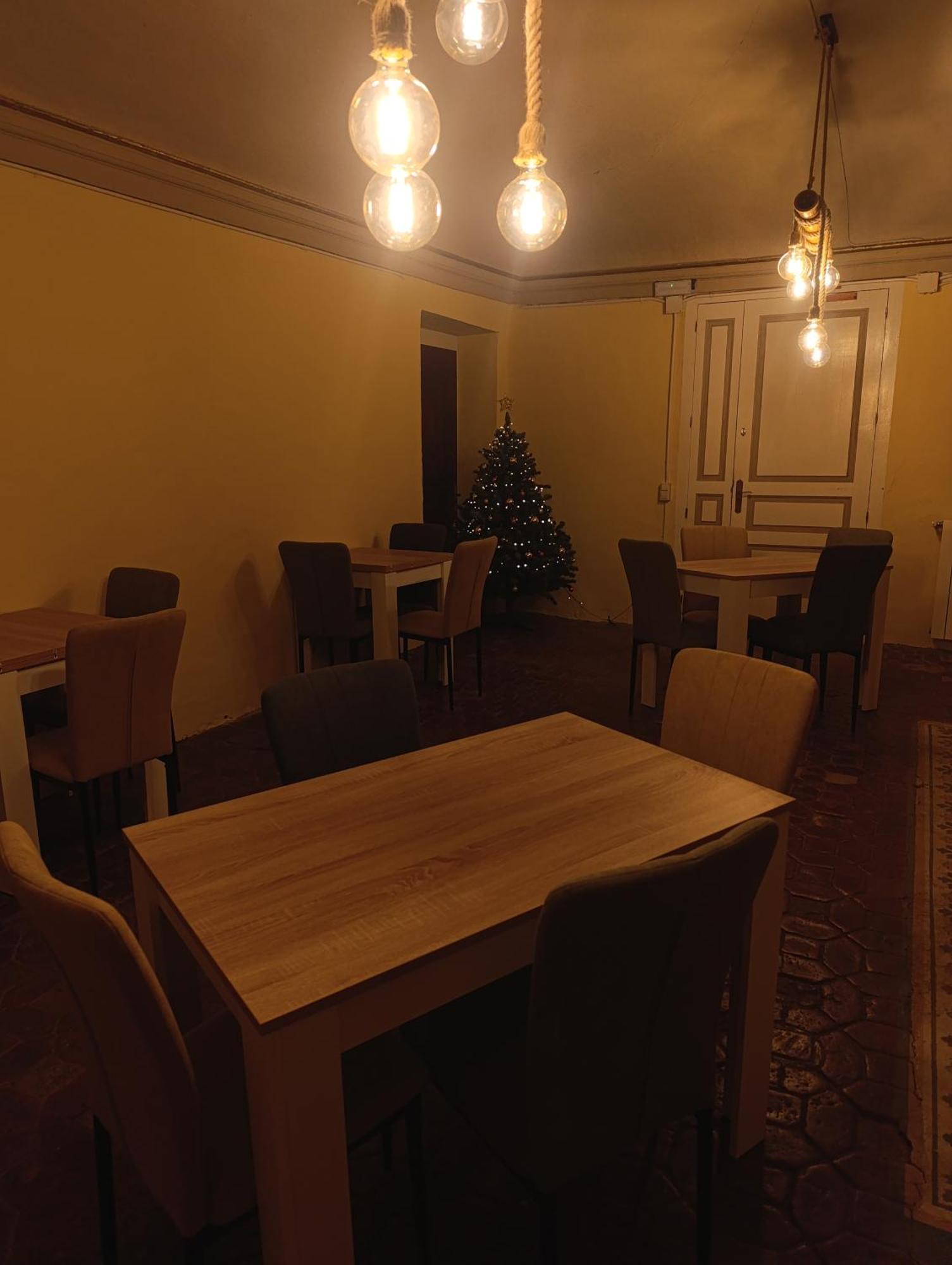 贝萨卢Mas Pitre住宿加早餐旅馆 外观 照片