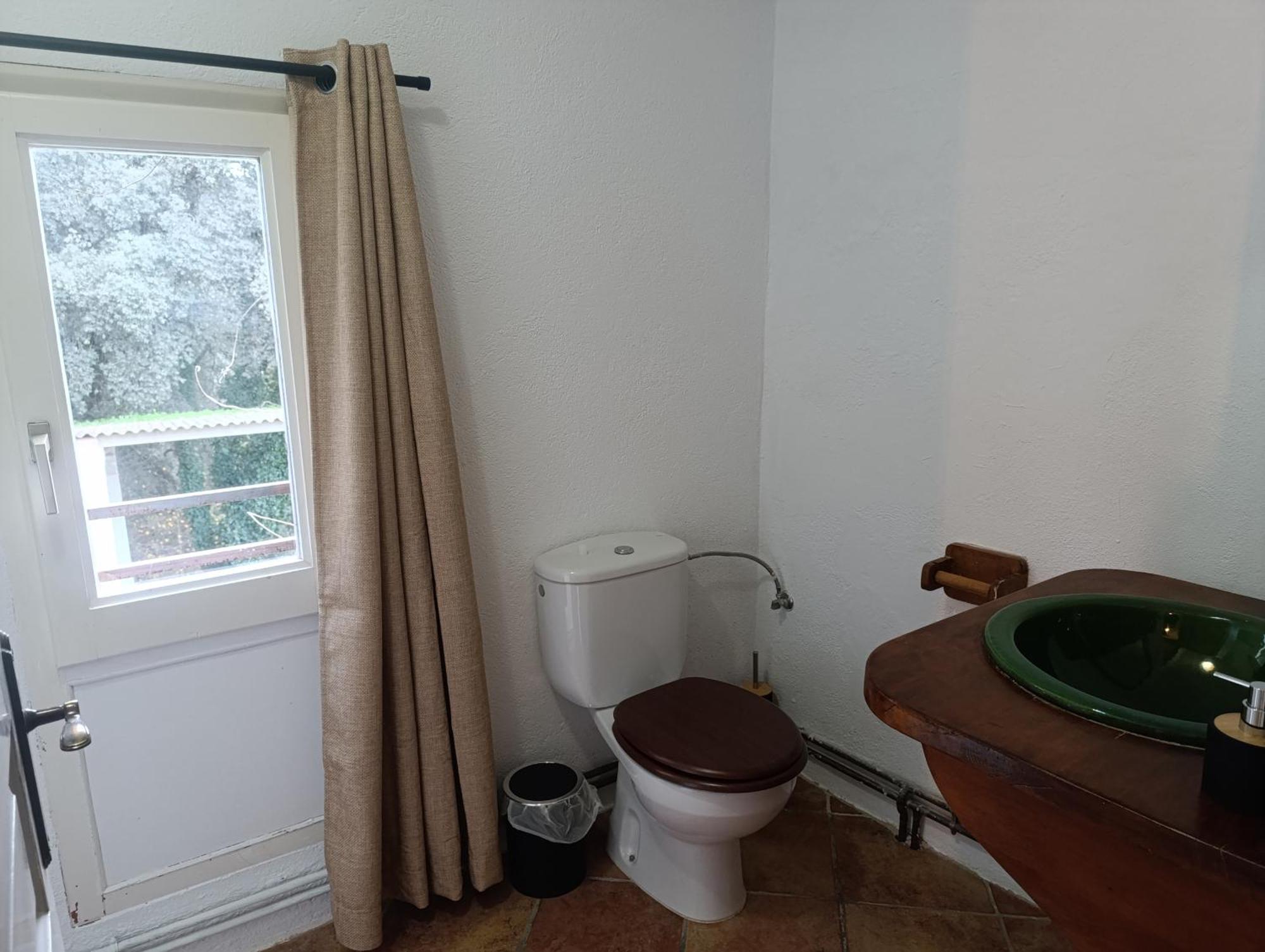 贝萨卢Mas Pitre住宿加早餐旅馆 外观 照片